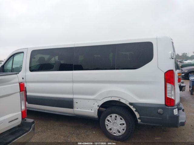 Ford Transit Xlt Image 13