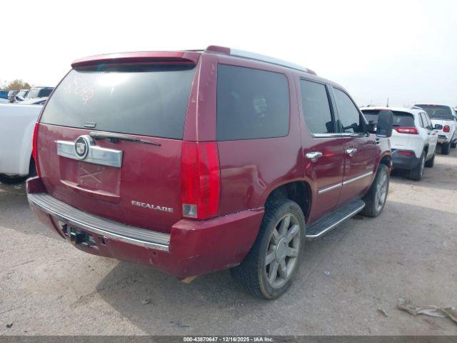 Cadillac Escalade Standard Image 11