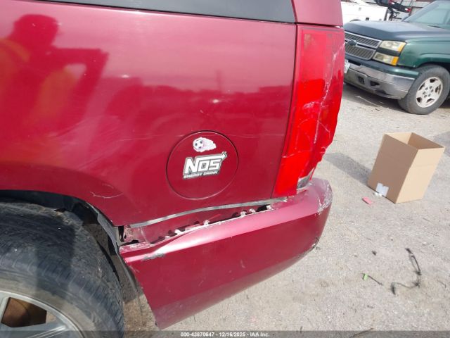 Cadillac Escalade Standard Image 10