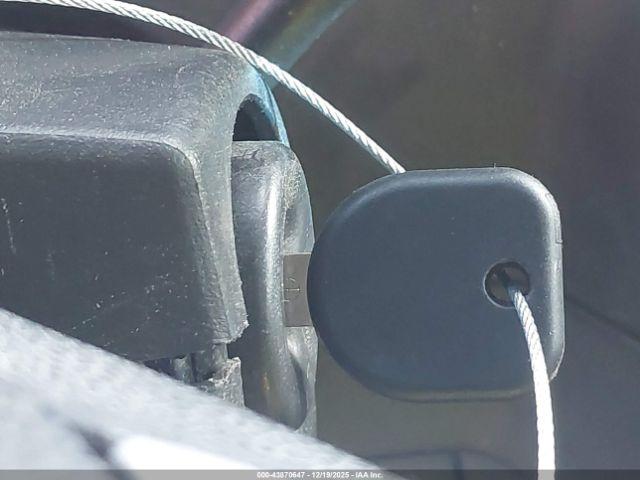 Cadillac Escalade Standard Image 2