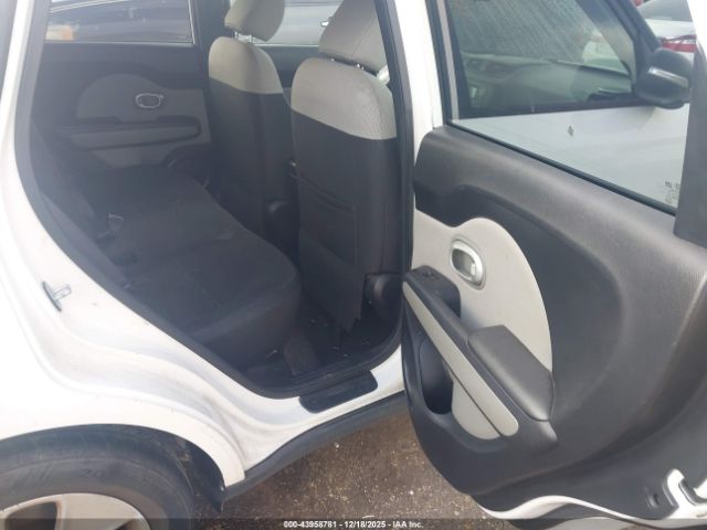 Kia Soul Image 13
