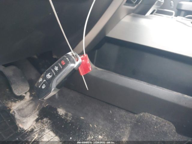 Ford F-150 Platinum Image 14