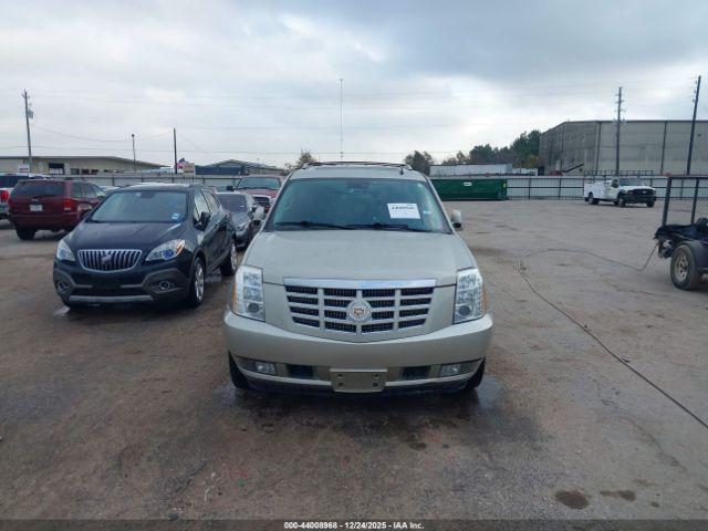 Cadillac Escalade Luxury Image 5