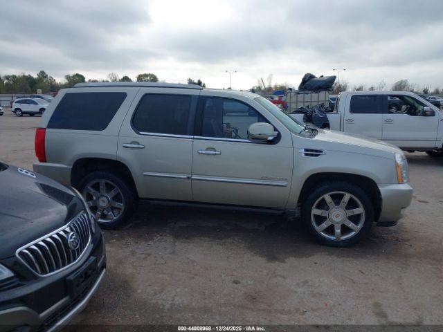 Cadillac Escalade Luxury Image 11