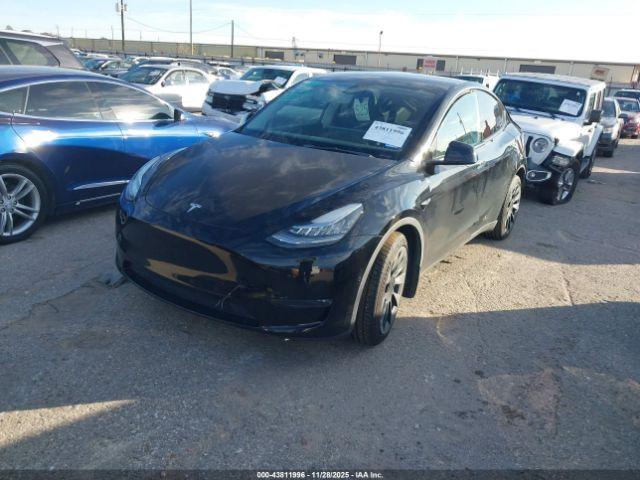 Tesla Model Y Long Range Dual Motor All-wheel Drive Image 9