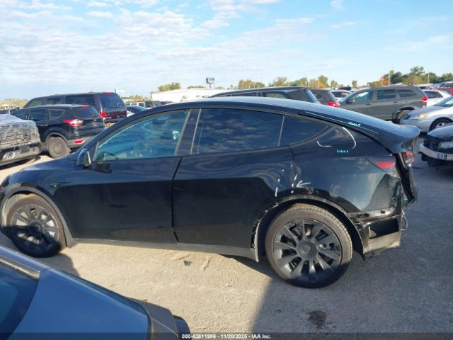 Tesla Model Y Long Range Dual Motor All-wheel Drive Image 3