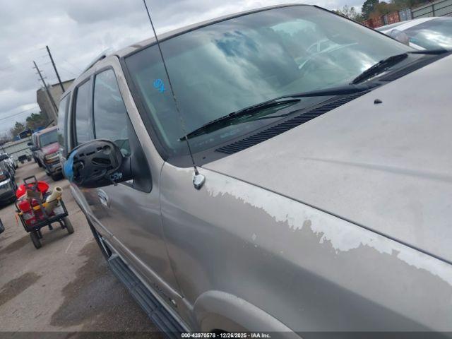 Lincoln Navigator Image 8