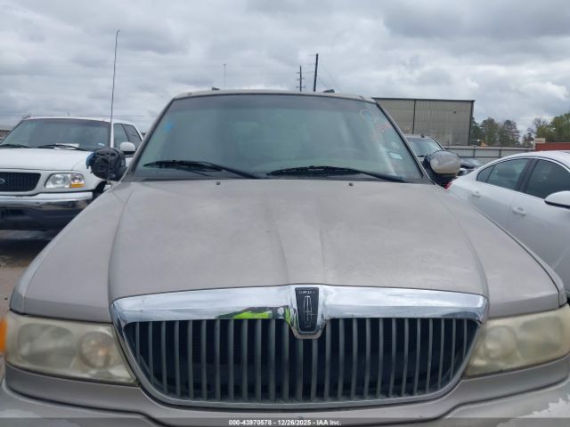 Lincoln Navigator Image 6