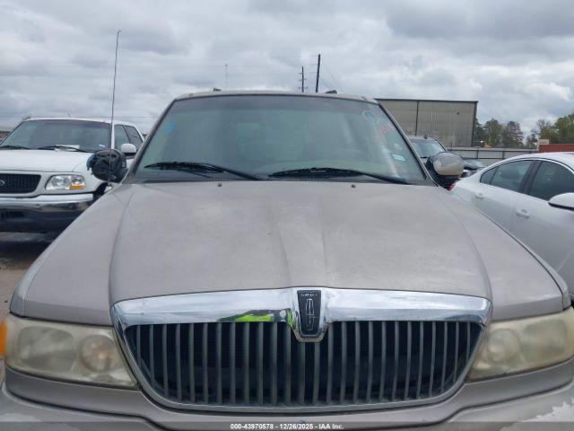 Lincoln Navigator Image 6
