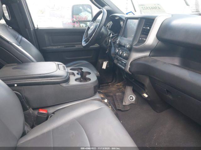 Ram 3500 Tradesman  4x2 8' Box Image 15