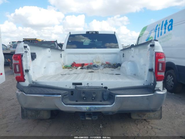 Ram 3500 Tradesman  4x2 8' Box Image 10