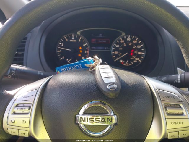 Nissan Altima Image 4