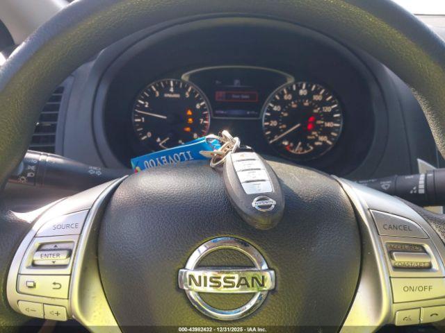 Nissan Altima Image 4