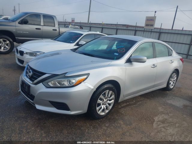 Nissan Altima Image 7