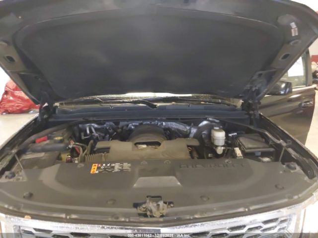 Chevrolet Suburban Lt Image 11