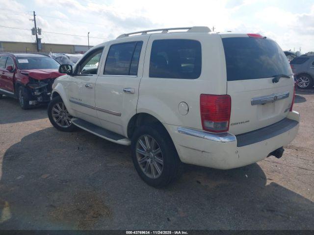 Chrysler Aspen Limited Image 7