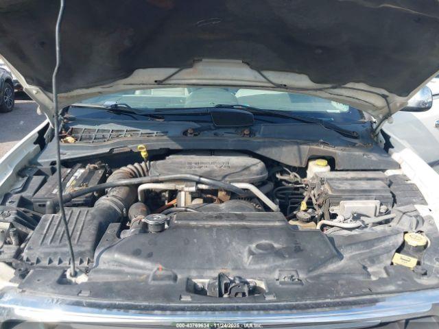 Chrysler Aspen Limited Image 3