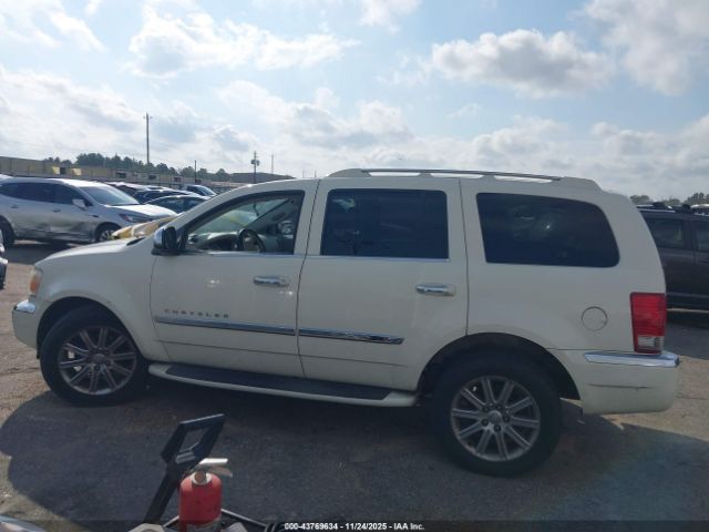 Chrysler Aspen Limited Image 15