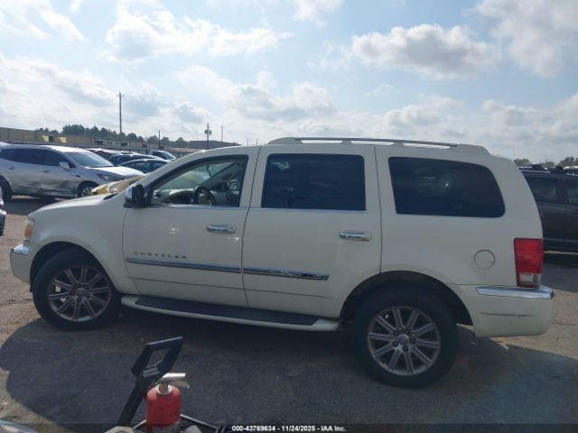 Chrysler Aspen Limited Image 15