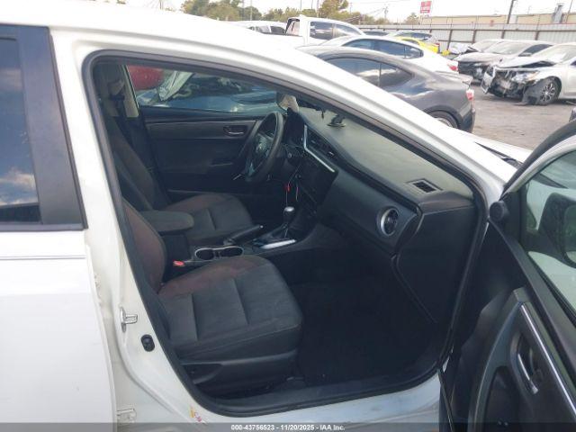 Toyota Corolla Le Image 5