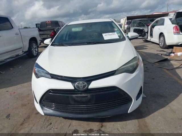 Toyota Corolla Le Image 10