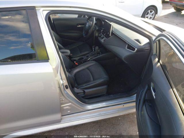 Toyota Corolla Le Image 4