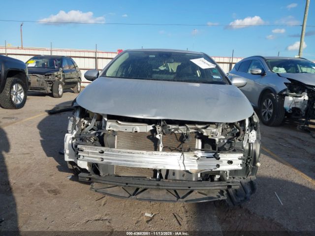 Toyota Corolla Le Image 17