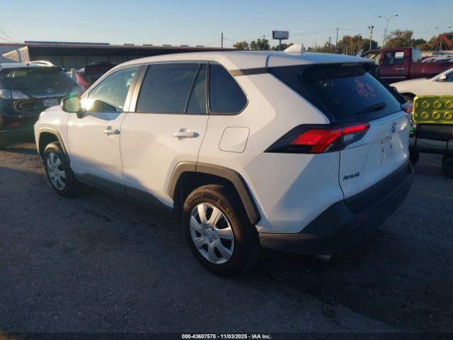 Toyota RAV4 Le Image 7