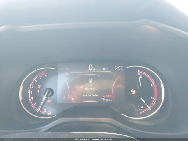 Toyota RAV4 Le Image 13