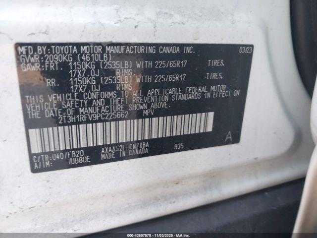 Toyota RAV4 Le Image 2