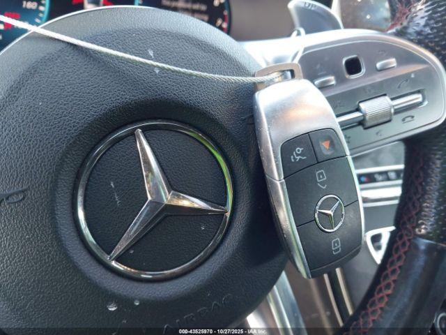 Mercedes-Benz C-Class 4matic Image 12