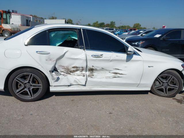 Mercedes-Benz C-Class 4matic Image 10