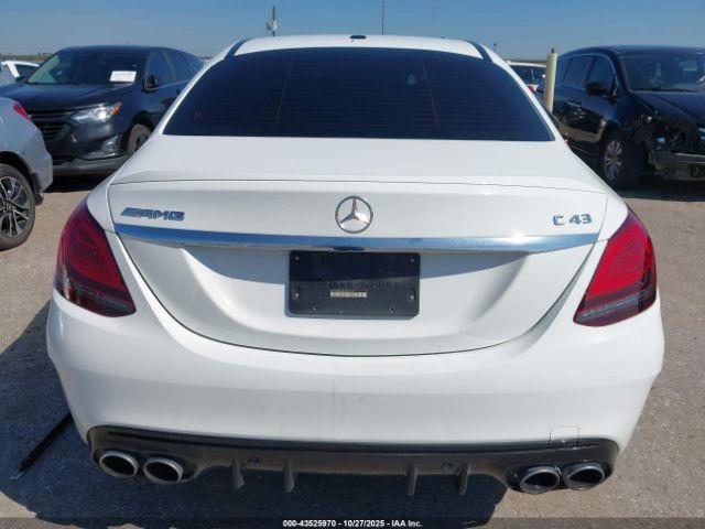 Mercedes-Benz C-Class 4matic Image 14