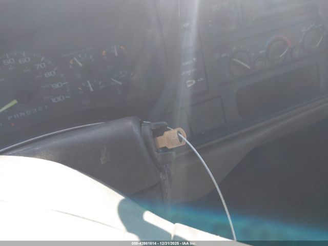 Chevrolet C1500 Fleetside Image 10