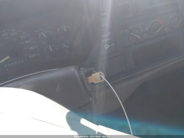 Chevrolet C1500 Fleetside Image 10