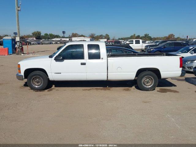 Chevrolet C1500 Fleetside Image 9