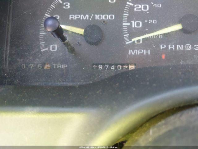 Chevrolet C1500 Fleetside Image 2