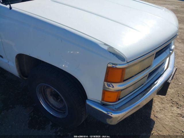 Chevrolet C1500 Fleetside Image 6