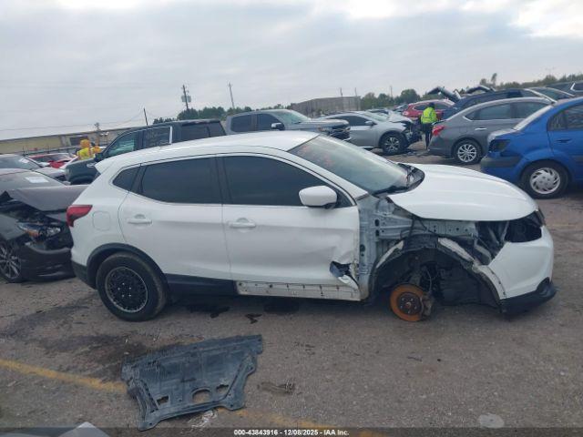 Nissan Rogue S Image 10