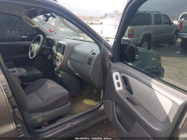 Ford Escape Xlt Image 10