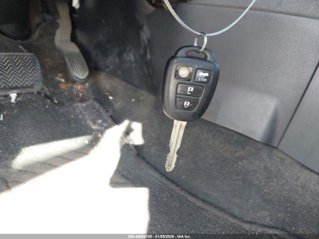 Toyota Corolla Le Image 2