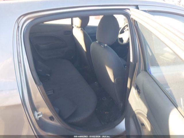 Mitsubishi Mirage De Image 3