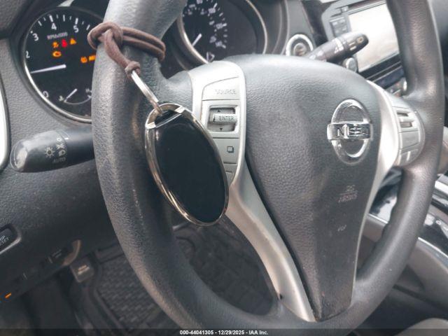 Nissan Rogue Sv Image 2