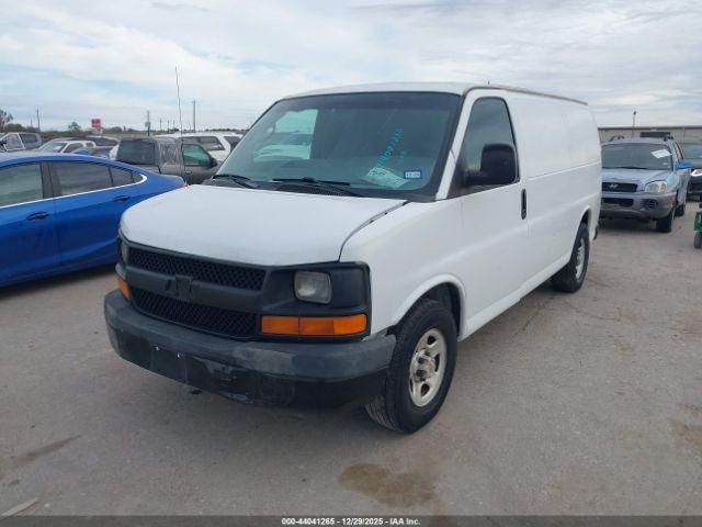 Chevrolet Express Image 11