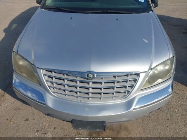 Chrysler Pacifica Touring Image 15