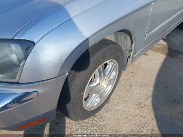 Chrysler Pacifica Touring Image 9