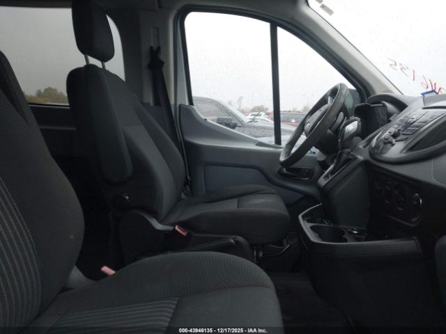 Ford Transit Xlt Image 5