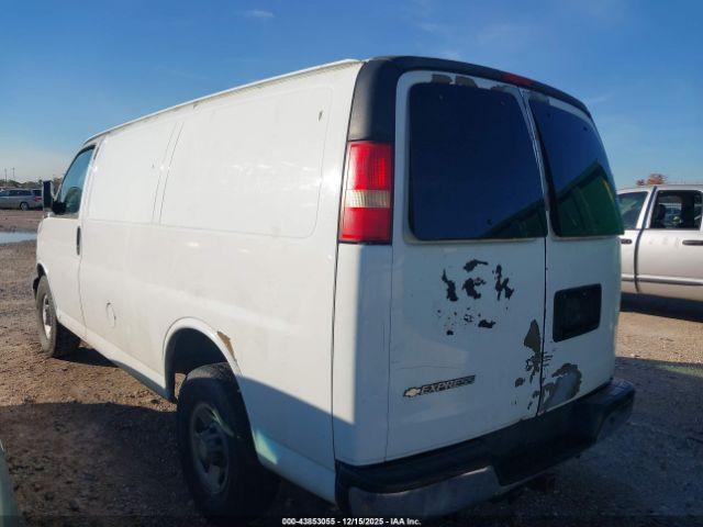Chevrolet Express Work Van Image 5