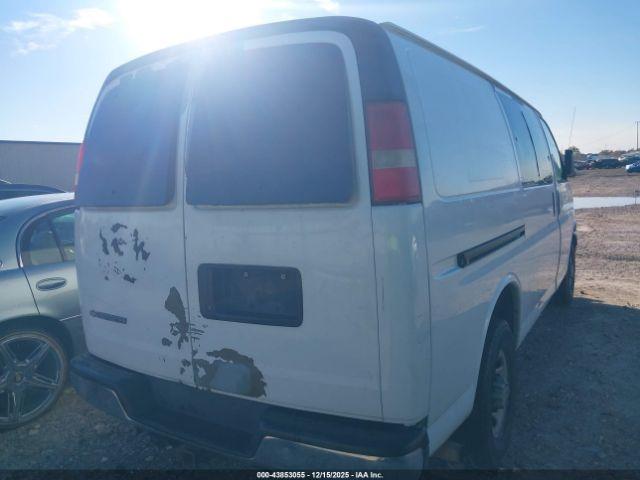 Chevrolet Express Work Van Image 7