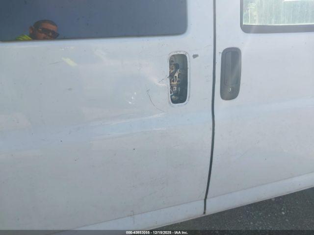 Chevrolet Express Work Van Image 9